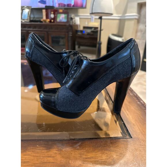 ⭐️ Women’s Nine West Heeled Wingtip Shoes. Size 7 - Picture 2 of 5